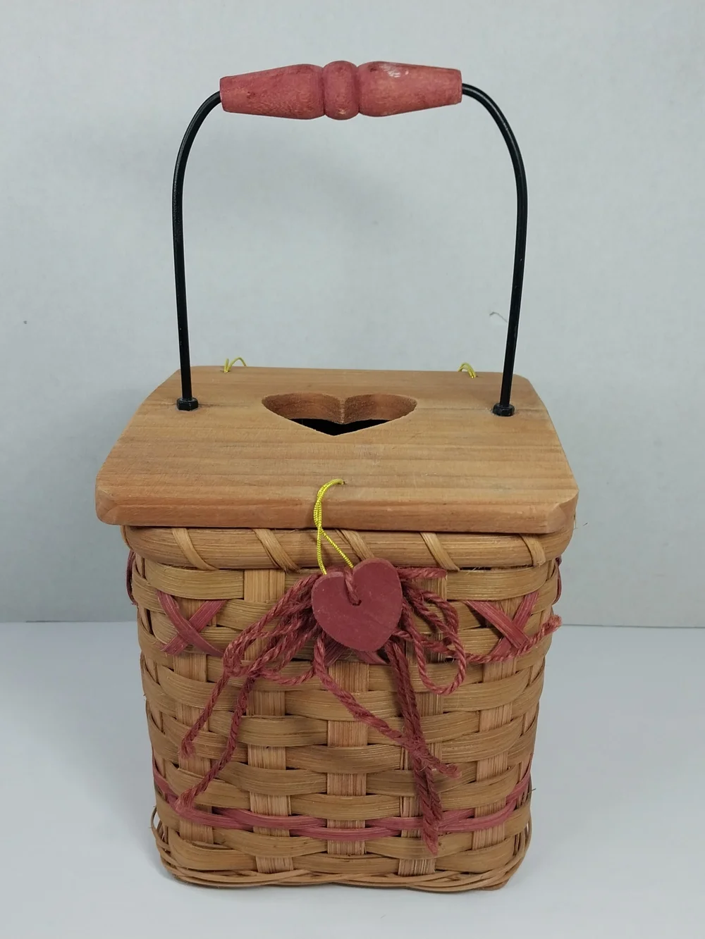 Vintage Cottagecore Lidded Woven Basket Cutout Heart On Lid Cabin Farmhouse